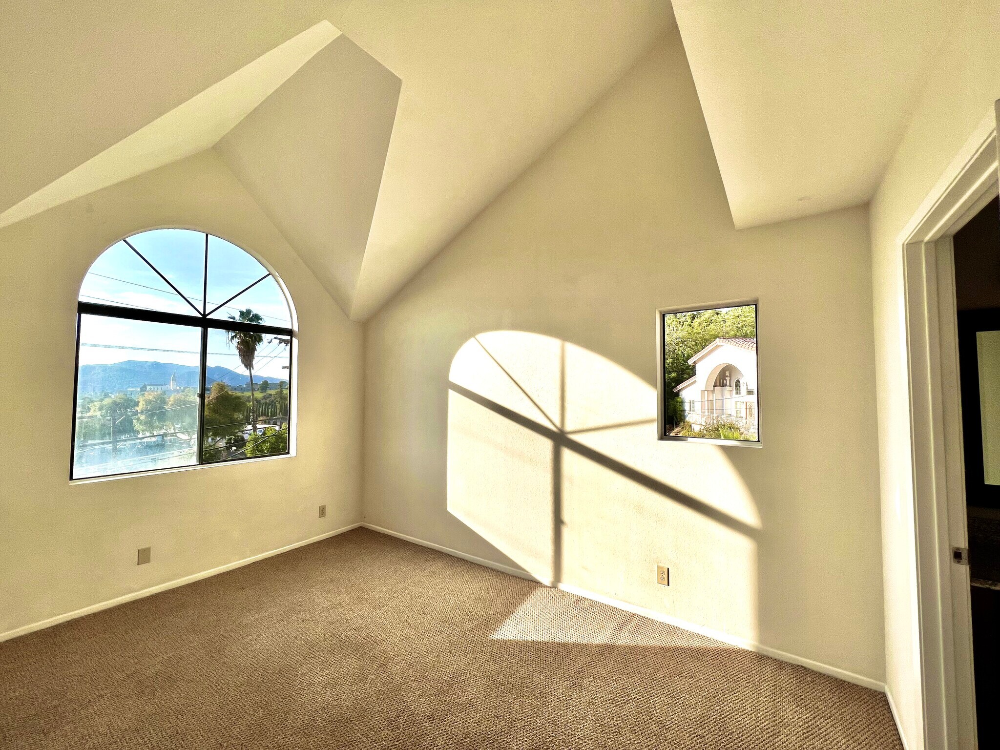 Primary suite with 13 foot cathedral ceilings - 3161 Weldon Ave