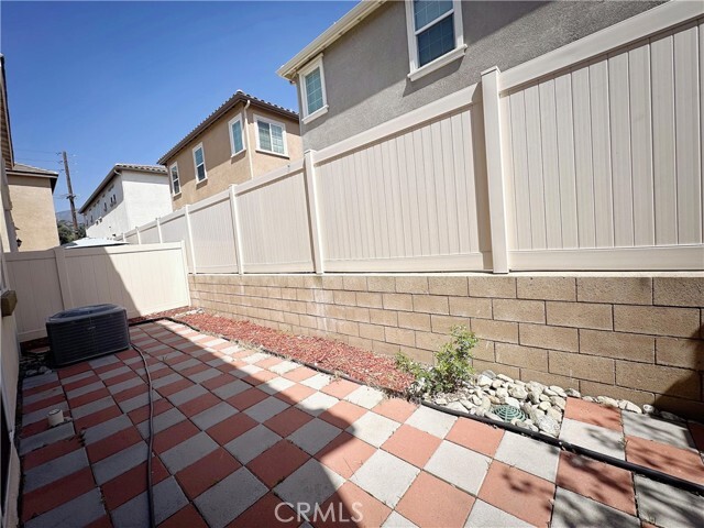 Building Photo - 681 Huron Pl