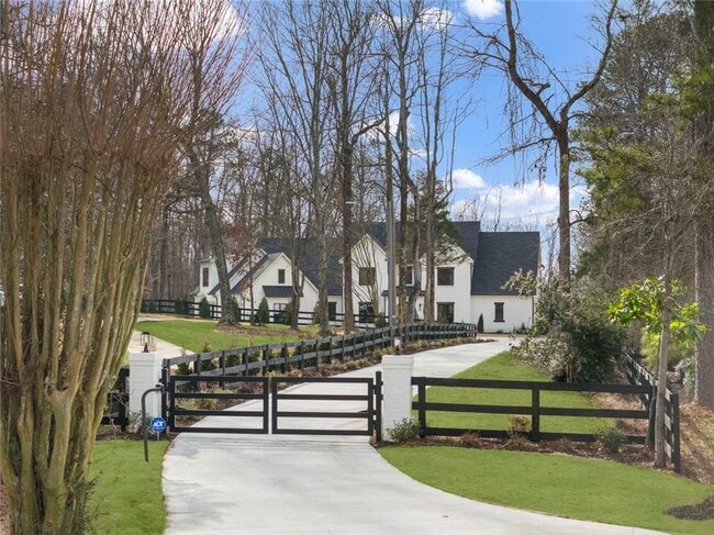 Building Photo - 2309 Dinsmore Rd