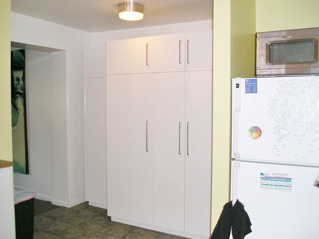 Building Photo - Beautiful 3 bed 2 bath home in Denver Available Mid September