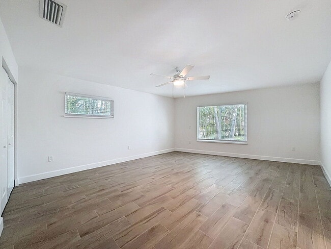 Building Photo - 200 176th Terrace E