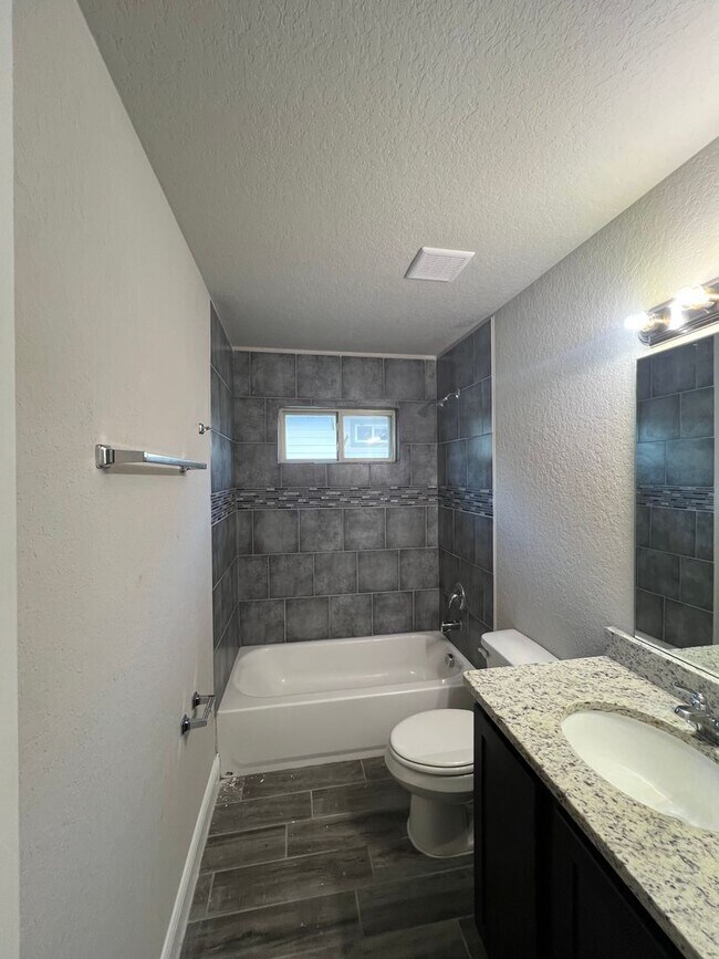Building Photo - 7417 Savannah Brooks