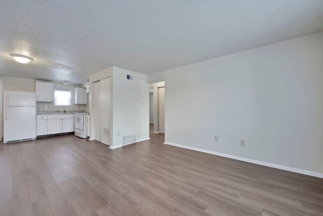 Building Photo - 2 Bedroom Affordable Housing Apartment