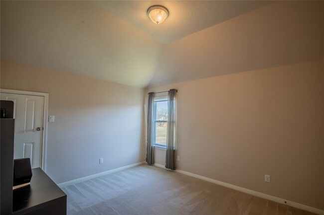 Building Photo - 2802 Silhouette Bay Dr