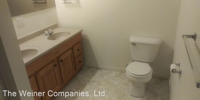 Building Photo - 4 br, 3 bath House - 505 E. Elm St.