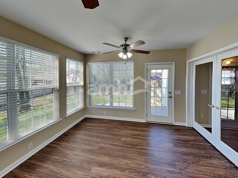 Building Photo - 2227 Joann Dr