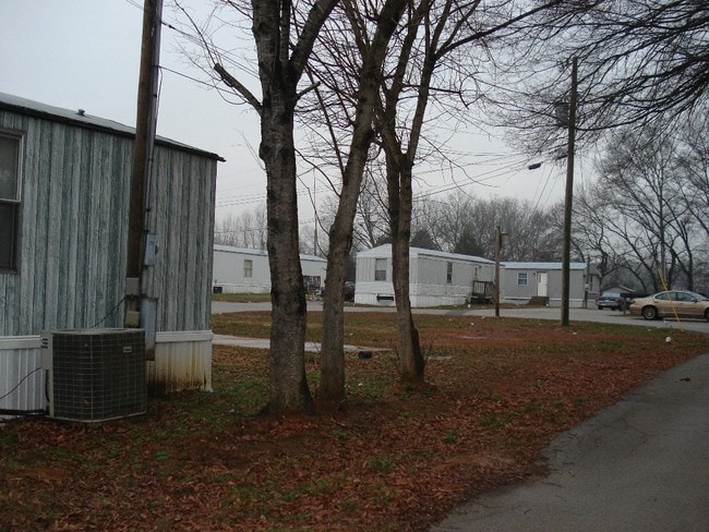 Building Photo - 3180 S Lee Hwy