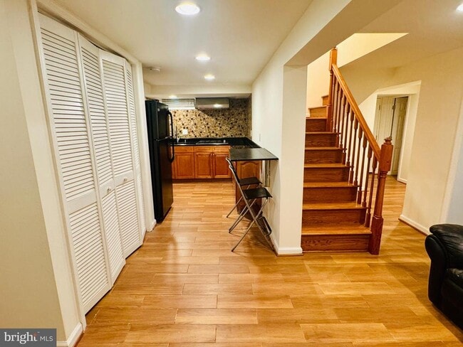 Building Photo - 3902 Hadley Square W