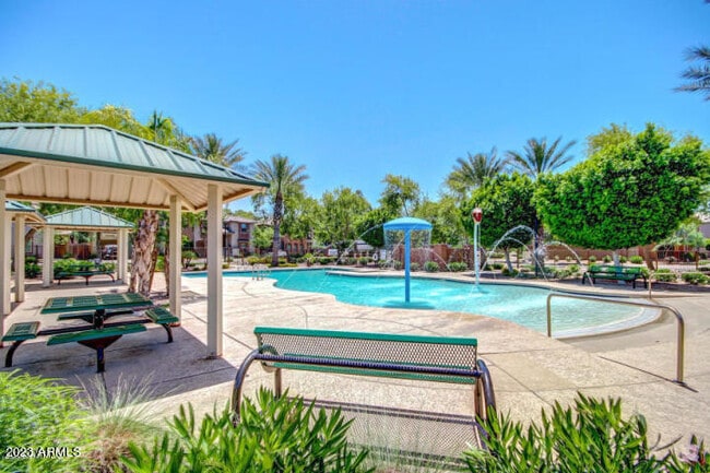 Building Photo - 1927 N 78th Dr