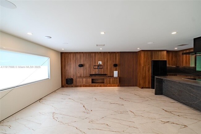 Building Photo - 3711 Battersea Rd