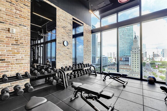 Building Photo - 398 NE 5th St