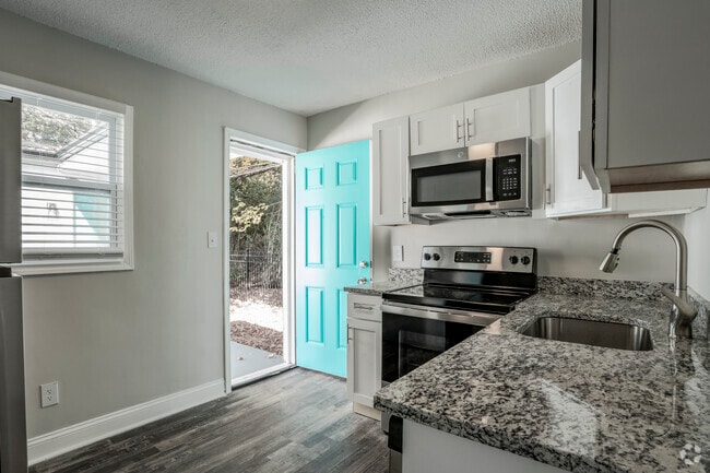 2br 1ba Apartment - kitchen and rear entry. - Flats at 2200