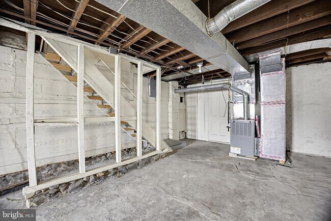 Building Photo - 1124 W Locust St