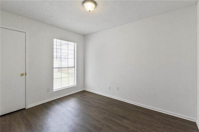 Building Photo - 4608 Bundyhill Dr