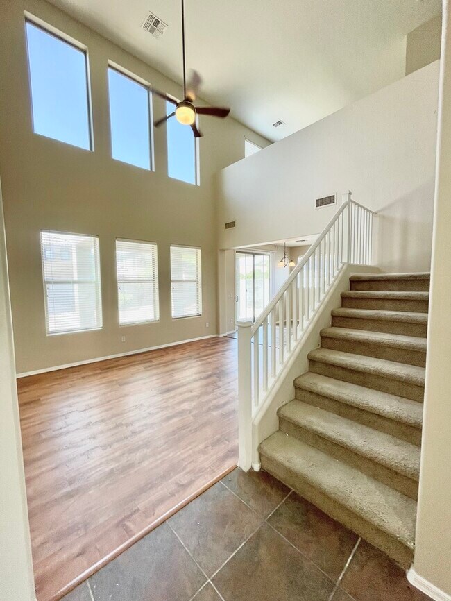 Primary Photo - Fabulous 4-Bedroom Home For Rent in Goodyear!!