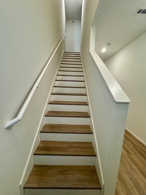 Building Photo - 2807 W Mockingbird Ln