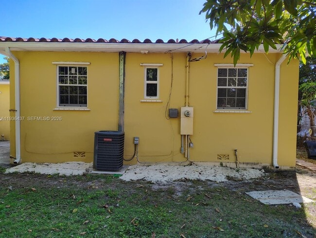 Building Photo - 1185 NW 134th St