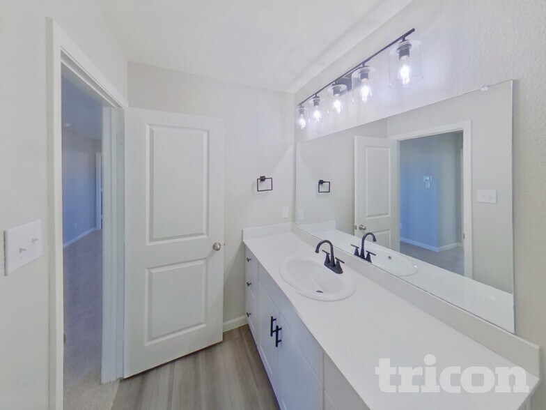 Building Photo - 418 Madison Way