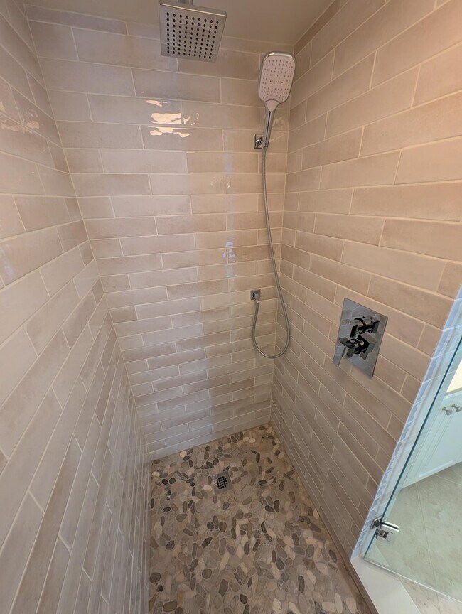 Building Photo - 1908 19th Ln