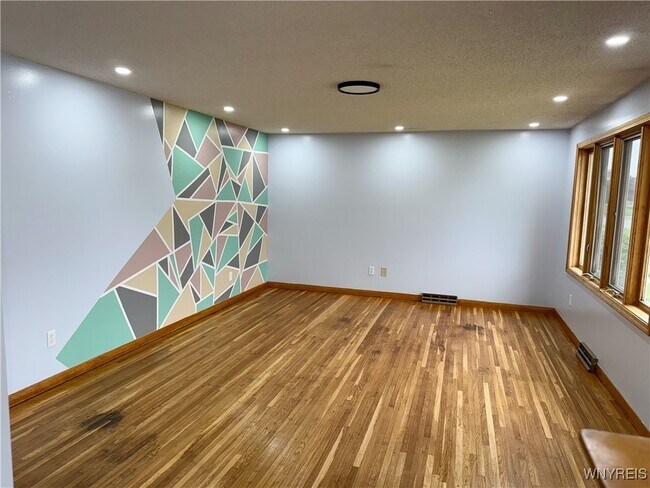 Building Photo - 30 Nassau Ln
