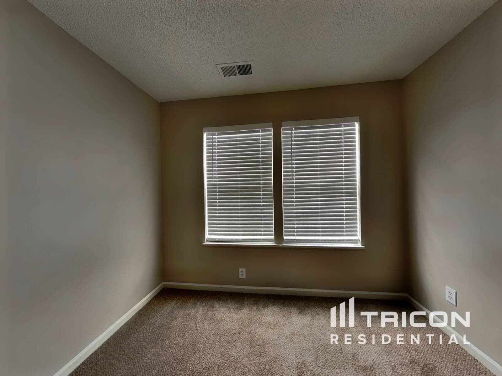 Building Photo - 149 Fox Grove Cir