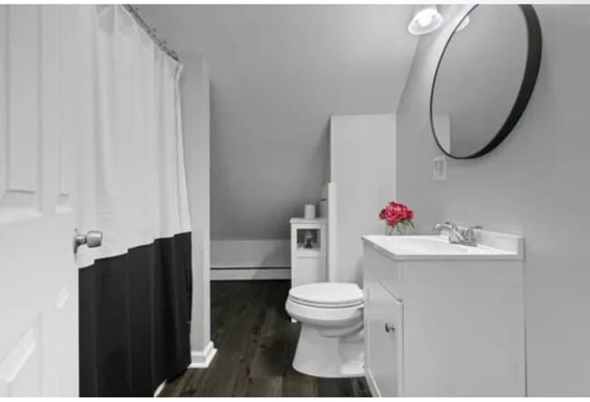 Building Photo - 50 Howe St