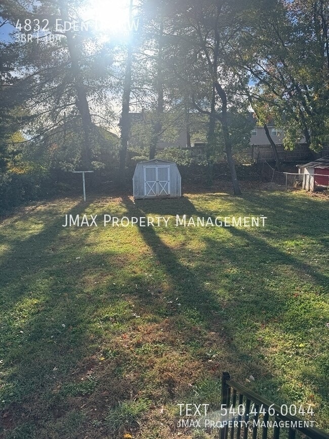 Building Photo - 4832 Eden Dr NW