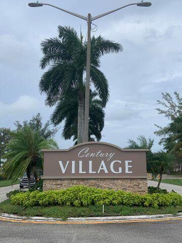 Building Photo - 315 Camden M