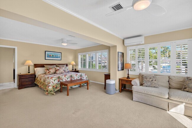 Building Photo - 2871 NE 26th Ct