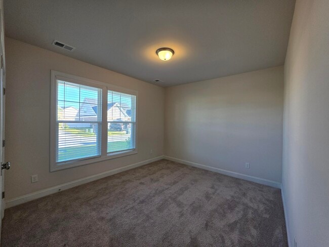 Building Photo - 3360 Rustic Dr