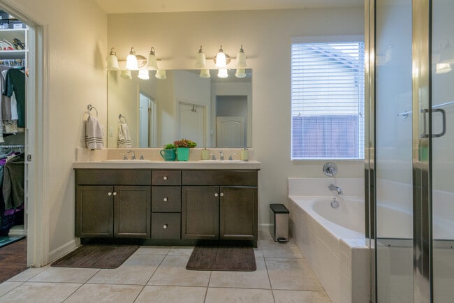 Building Photo - Pristine Harlan Ranch Home