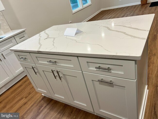 Building Photo - 34 Hornets Nest Ln