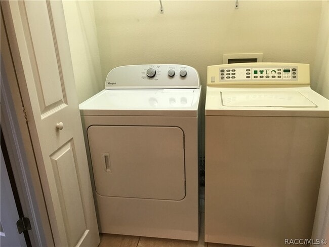 Building Photo - 1716 W Lago Lp