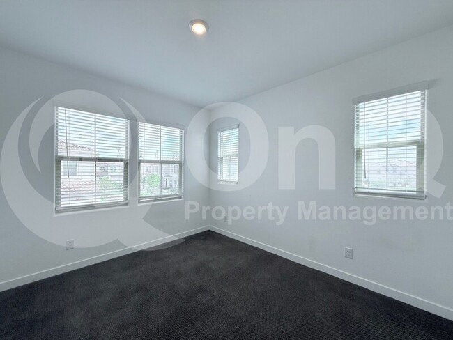 Building Photo - 4077 S Sabrina Dr