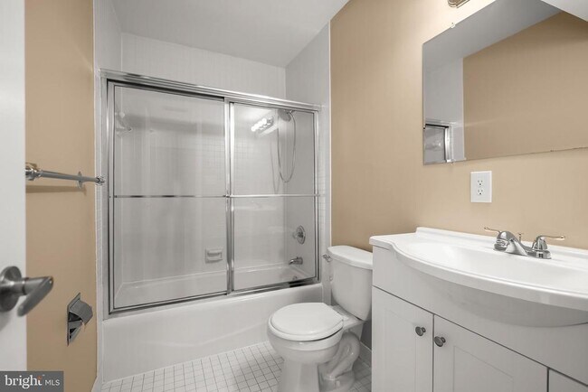 Building Photo - 5 Whitebridge Ct