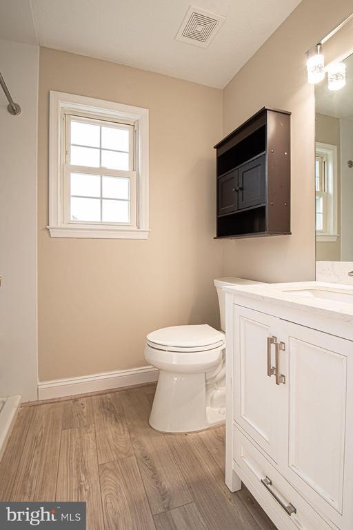 Building Photo - 25992 Old Valley Pike