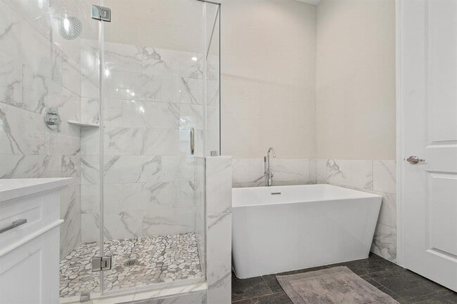 Building Photo - 5620 Madison St