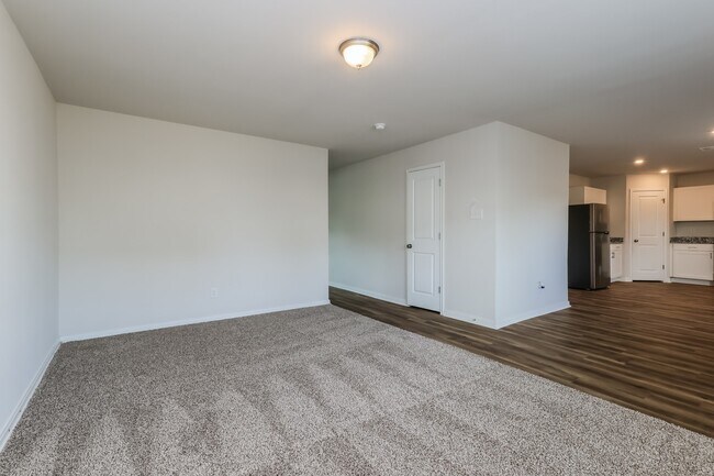 Building Photo - 10083 Cerritos dr