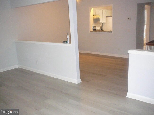 Building Photo - 302 Harrogate Rd