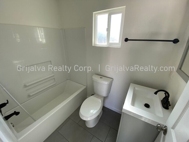 Building Photo - 2930 N Winstel Blvd