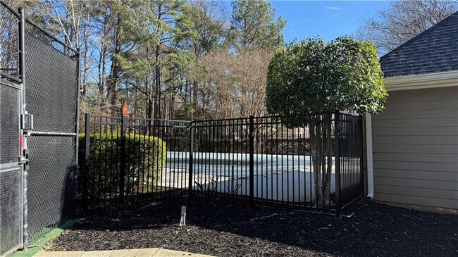 Building Photo - 11395 Brookhollow Trail