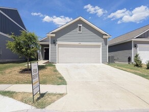 Building Photo - 6510 Routenburn St