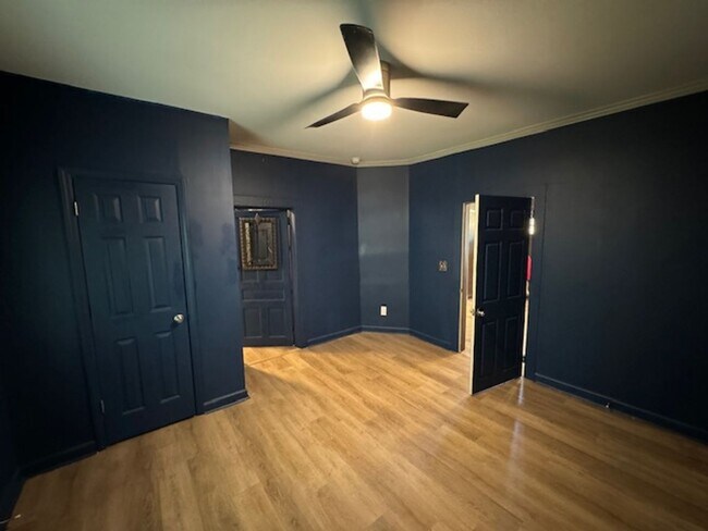 Building Photo - Charming Hillsborough Ranch!