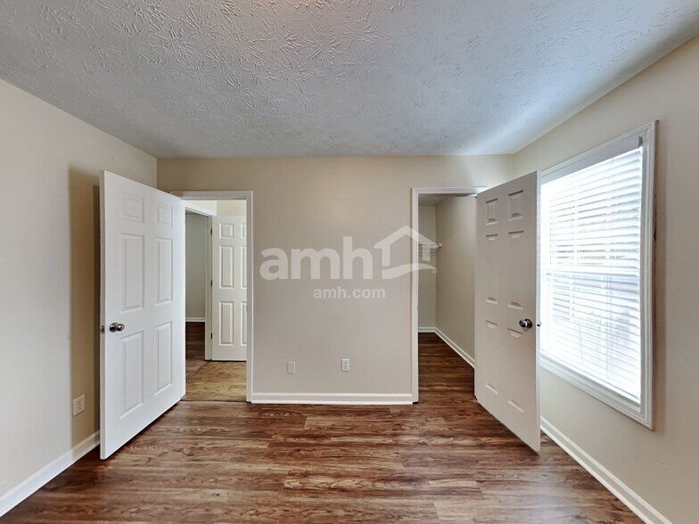 Building Photo - 3094 Perch Overlook SW