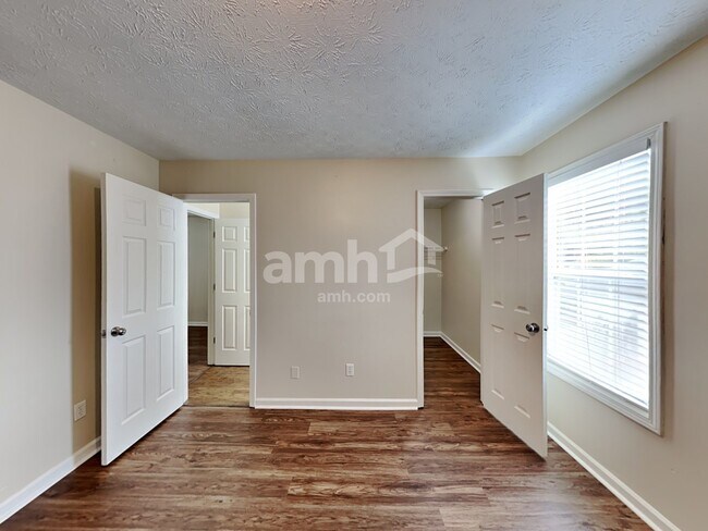 Building Photo - 3094 Perch Overlook SW