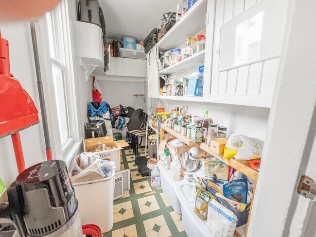 Building Photo - 35 Essex St