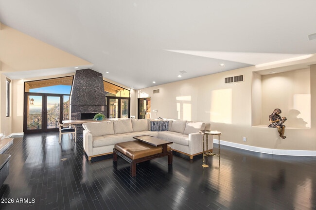 Building Photo - 5400 E Valle Vista Rd