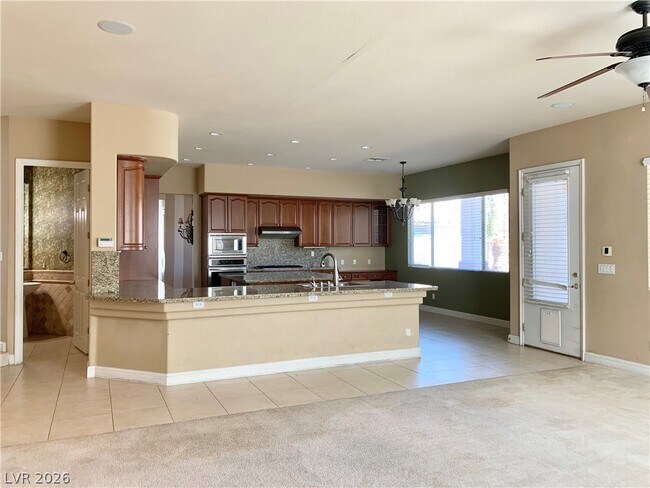 Building Photo - 10660 Lago Cantini St