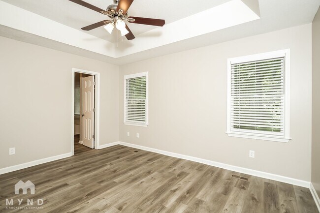 Building Photo - 1359 Lakeview Pkwy