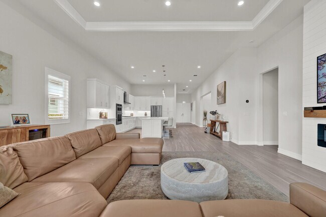 Building Photo - 138 Palma St